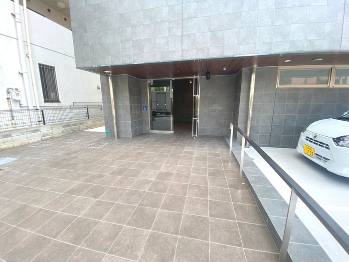 エントランス部分 THE RESIDENCE 　H