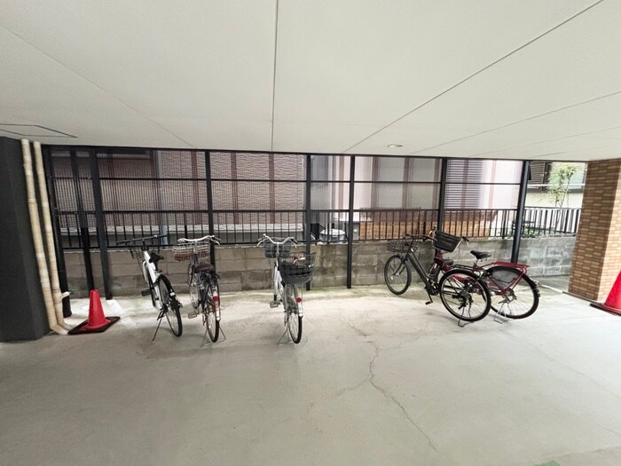 駐輪場 シマダコーポレーション