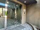 エントランス部分 ロイヤルコ－ポ明石硯町