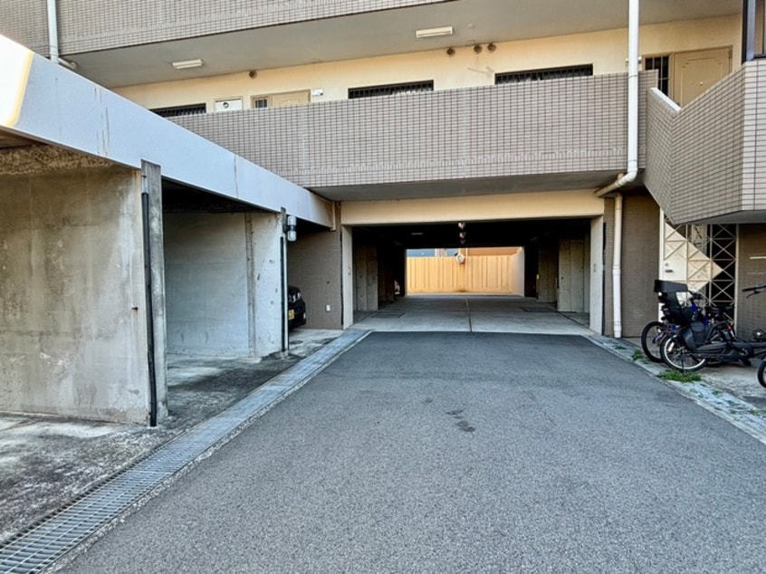 駐車場 ロイヤルコ－ポ明石硯町