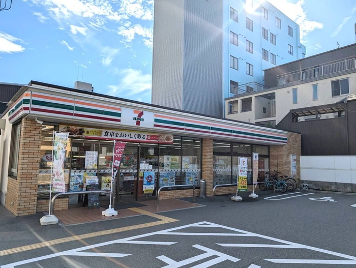 セブンイレブン(コンビニ)まで422m willDo九条