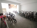 駐輪場 シャルレ十三