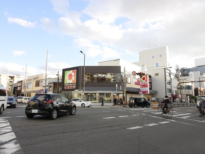 デイリーカナートイズミヤ花園店(スーパー)まで379m ヴィラ増田