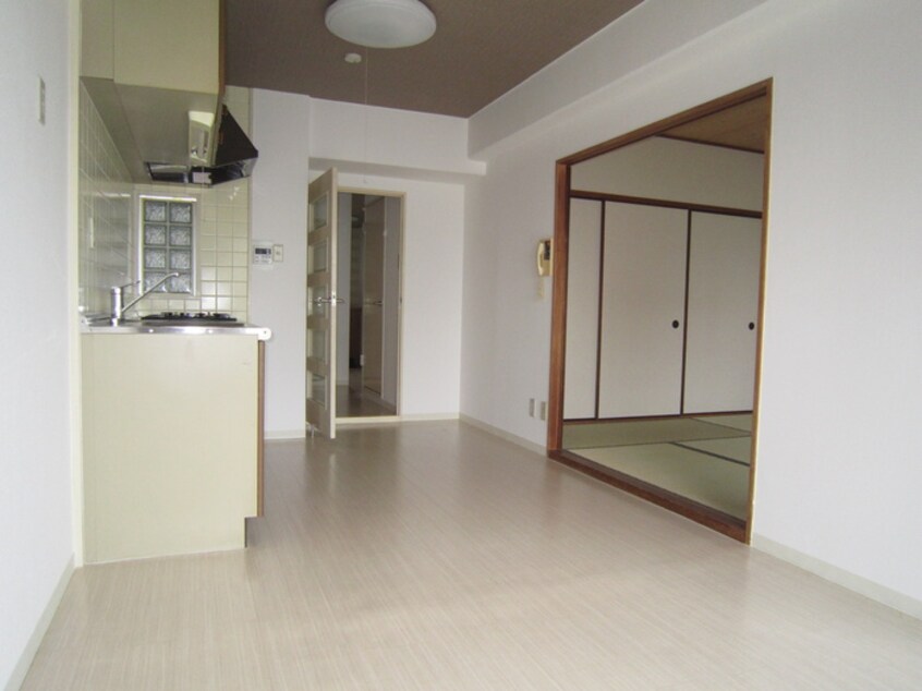 居室 ピカソ平野