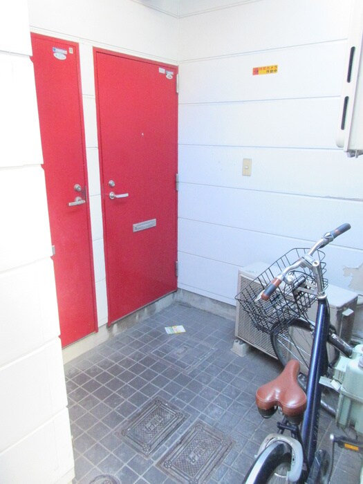 エントランス部分 アスタ－ナ京の袋小路長屋