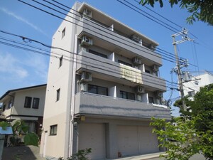 ステューディオアッシュ