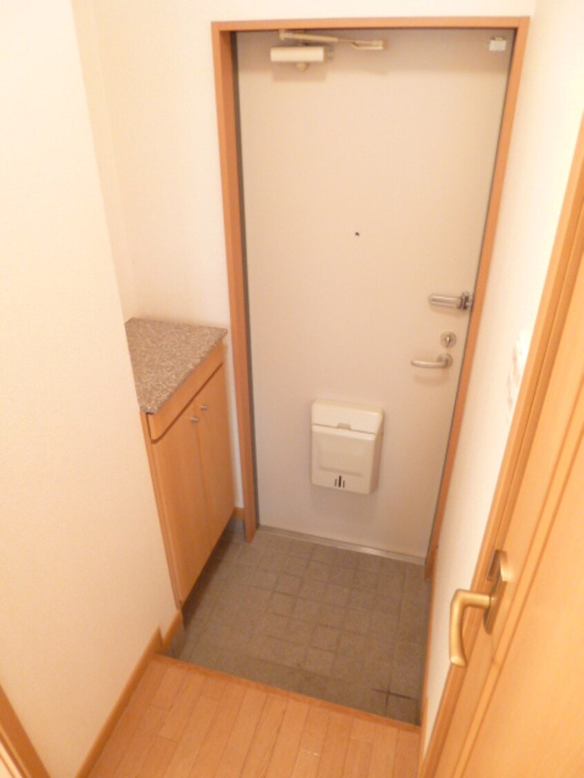 玄関 ア－バン御陵