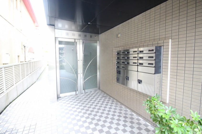 エントランス部分 エクシ－ド小山