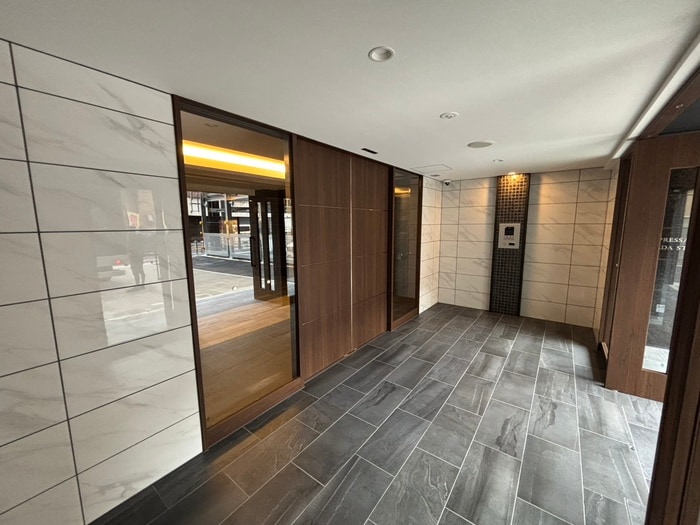 エントランス部分 ﾌﾟﾚｻﾝｽNEO大和田STATIONﾍﾞｾﾞﾙ