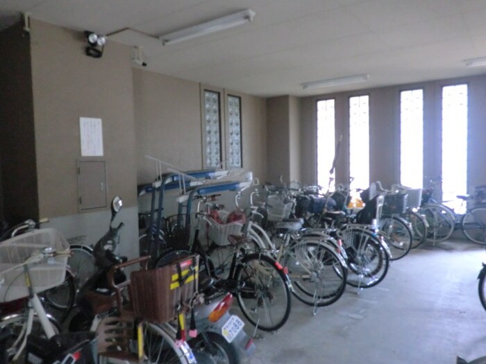 駐輪場 ヴィルヌーブソシア