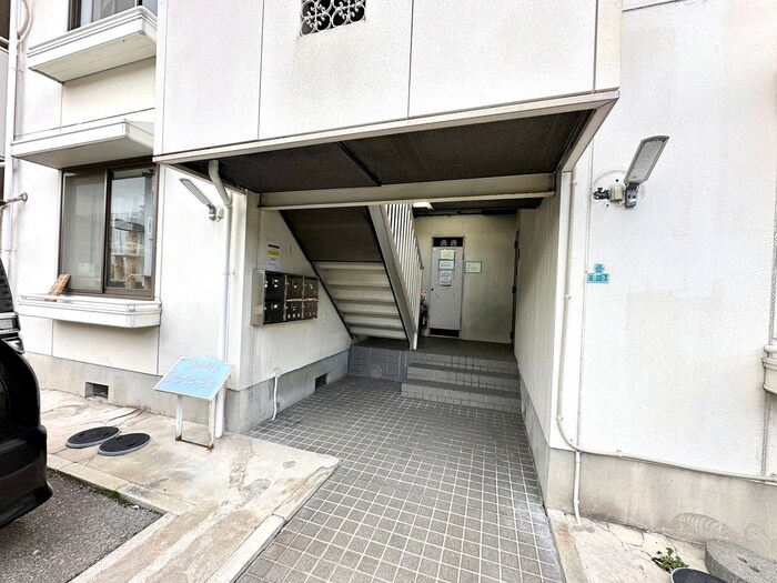 エントランス部分 アブニール