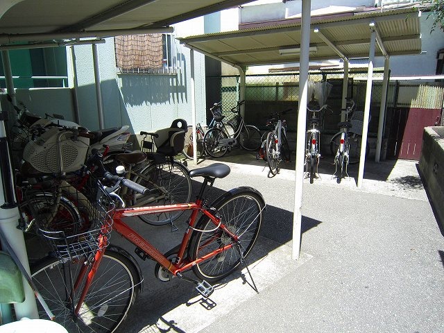 駐輪場 ﾄﾞﾑｰﾙ三国