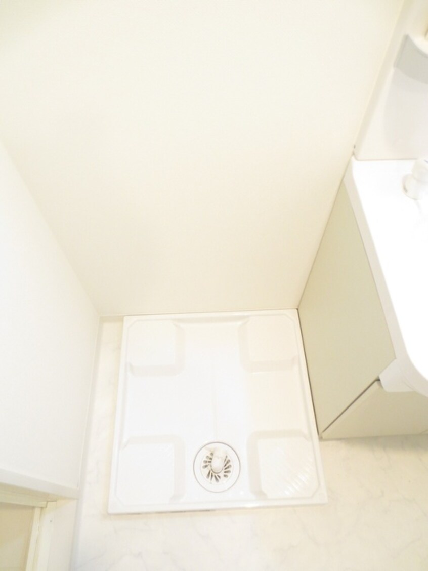 洗濯機置場 Ｆｌａｒｅ　Ｃｏｕｒｔ甲南