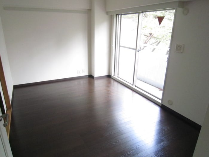 居室 白鷹松下町マンション