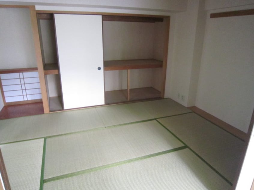 居室 白鷹松下町マンション