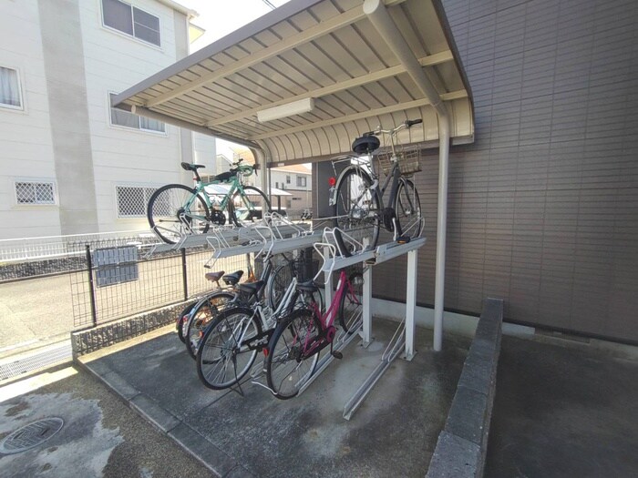 駐輪場 ウエストリバ－北伊丹