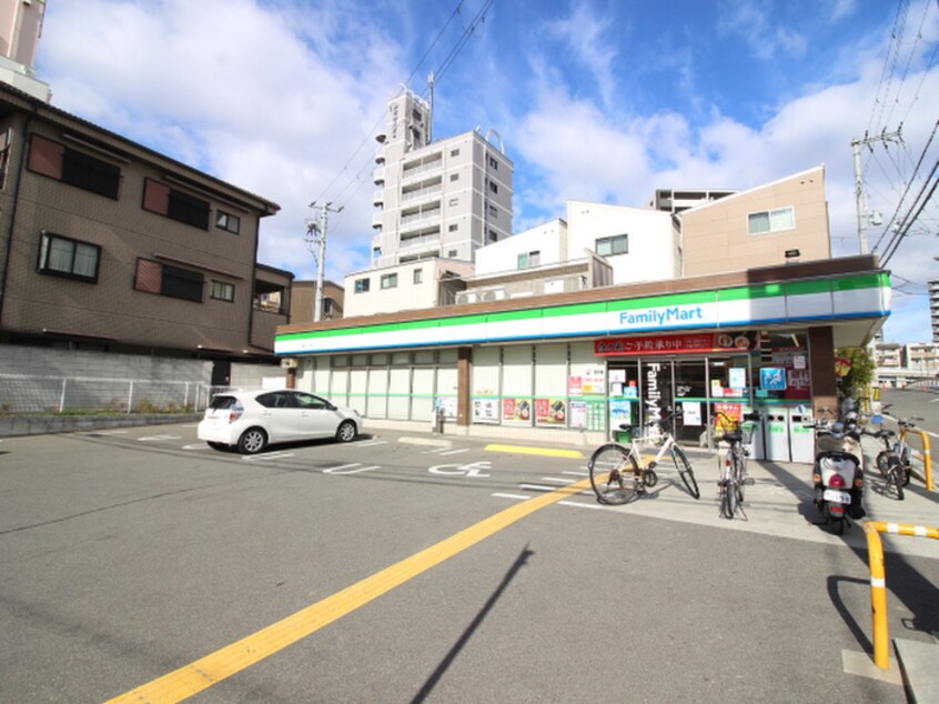 ファミリーマート諏訪1丁目店(コンビニ)まで51m ストークインラピタ