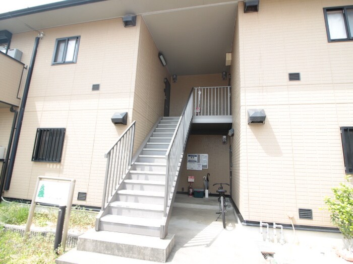 エントランス部分 ハイツ・ツゥ・サティ