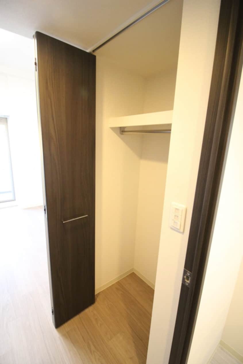 収納 ﾌﾟﾚｻﾝｽ新大阪ｲｵﾘｱ(614)