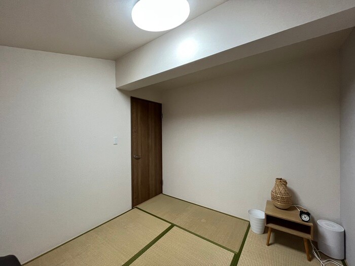 居室 京都市東山区福稲上高松町一戸建