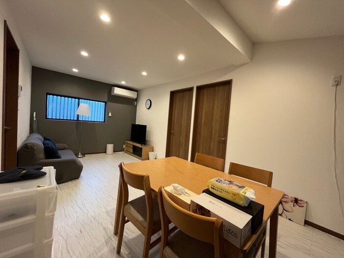 居室 京都市東山区福稲上高松町一戸建