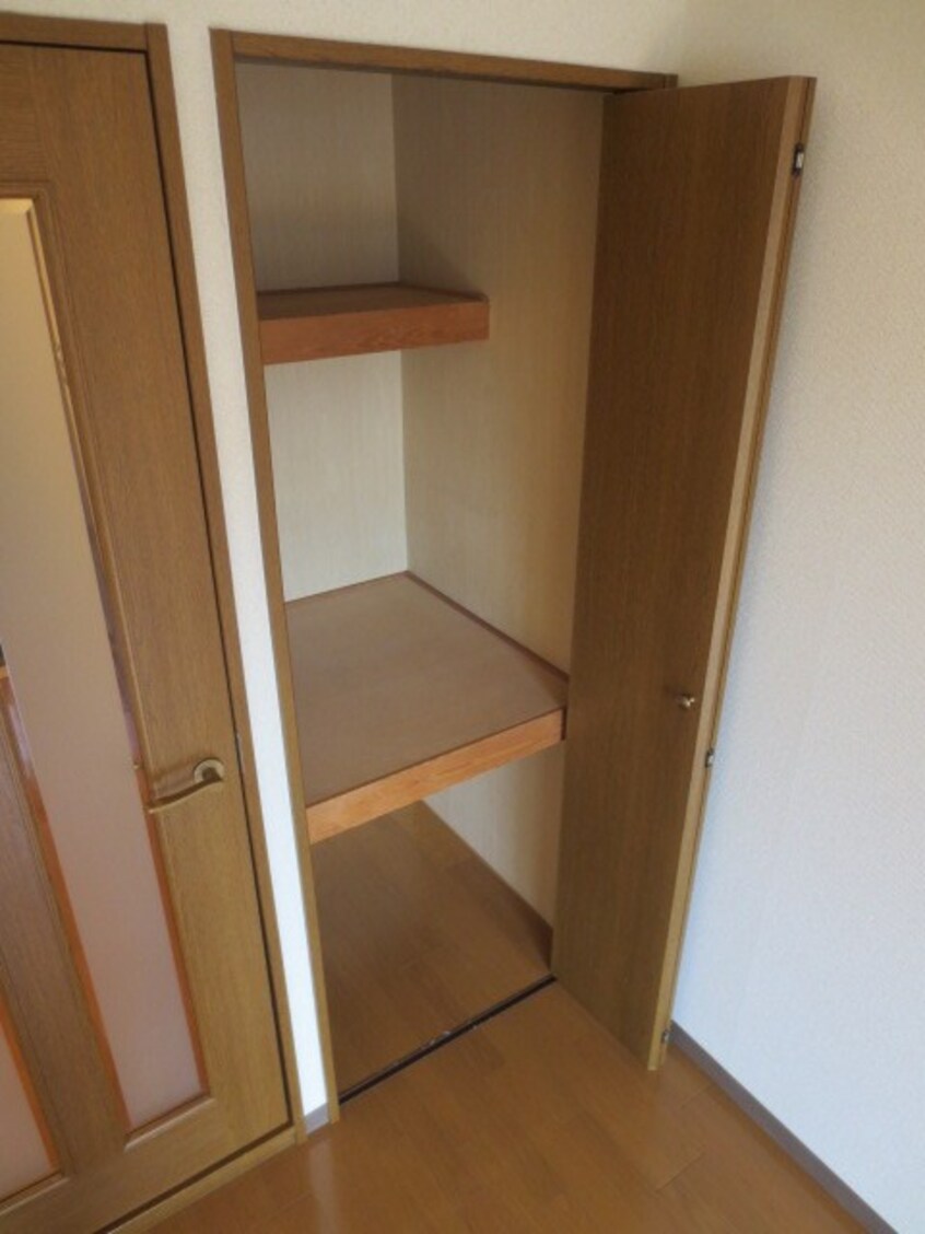収納 阪神ﾊｲｸﾞﾚｰﾄﾞﾏﾝｼｮﾝ１２番館