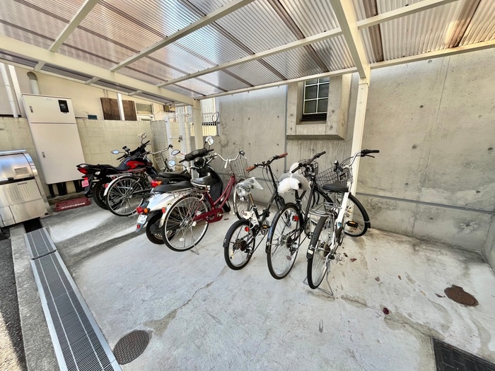 駐輪場 クレ－ル蛍池