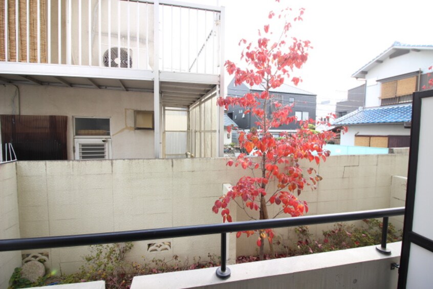 室内からの展望 クレ－ル蛍池