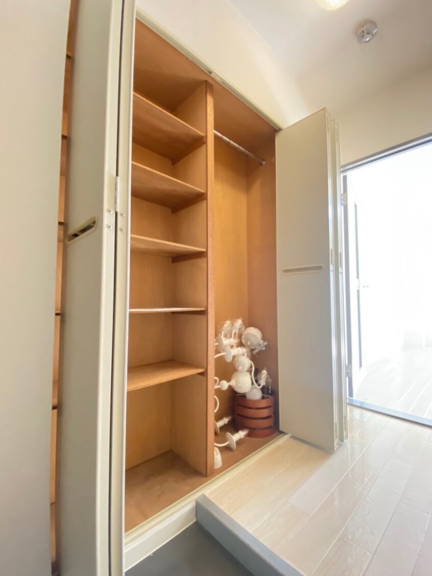 収納 東大阪レジデンス