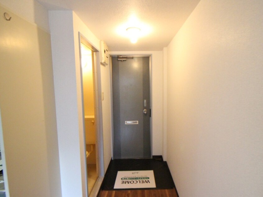 玄関 ル－ミナスＰ１