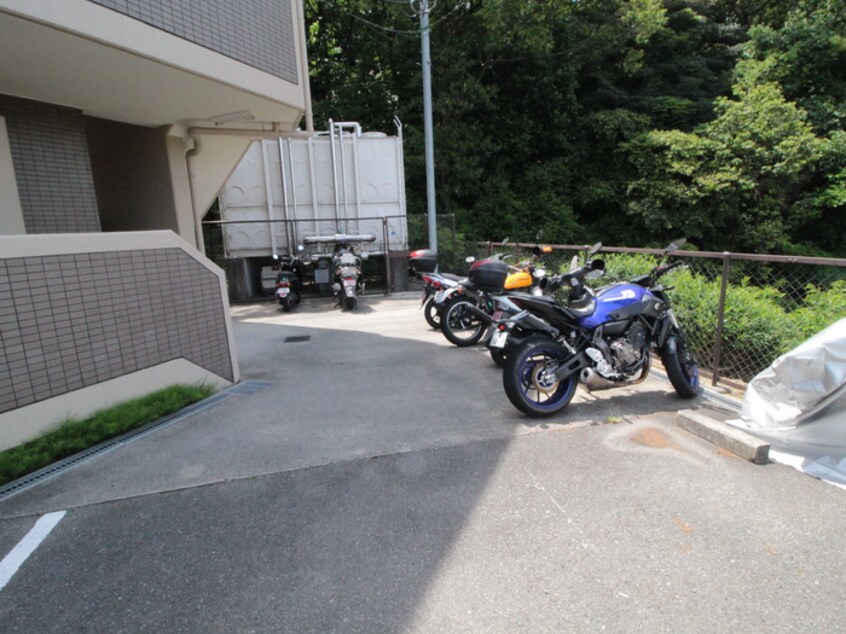 バイク置き場 ベレ－ザ香里園