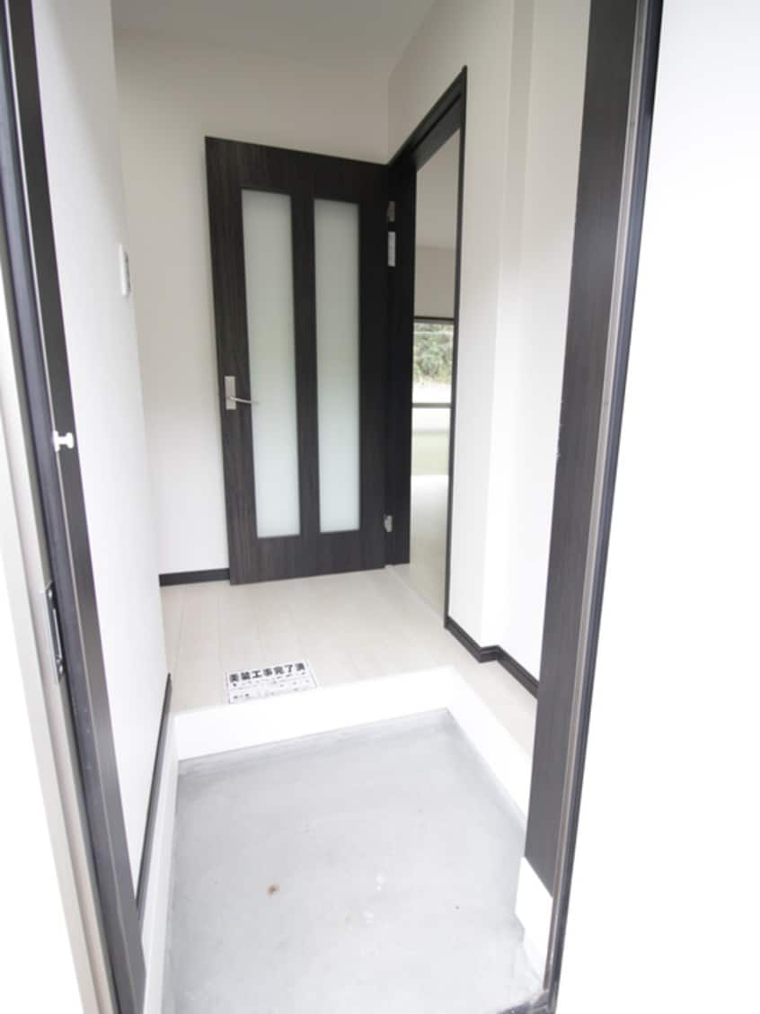 玄関 ＭＡＹＵＭＩハウス３３号館尻江