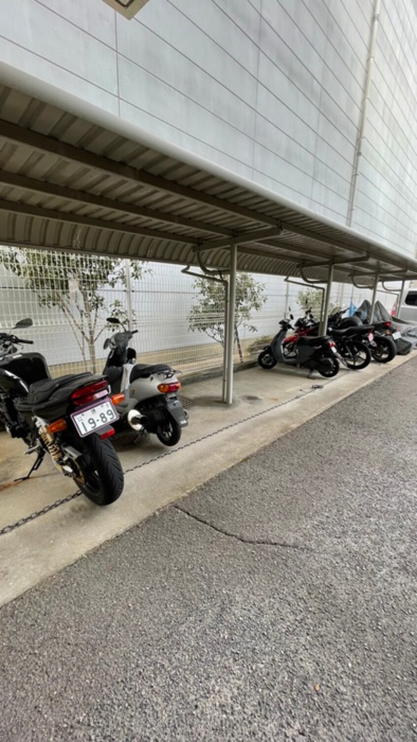 バイク置き場 ﾌｧﾐｰﾙﾊｲﾂ堺Ⅰ番館（302）