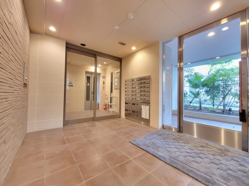 エントランス部分 Ｐｏｒｌａｔｏ　Ｓａｋａｉ