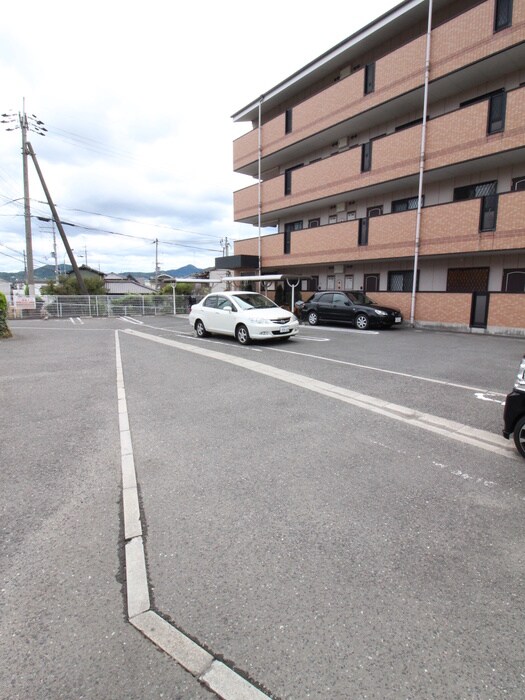 駐車場 エテルネルＡ棟