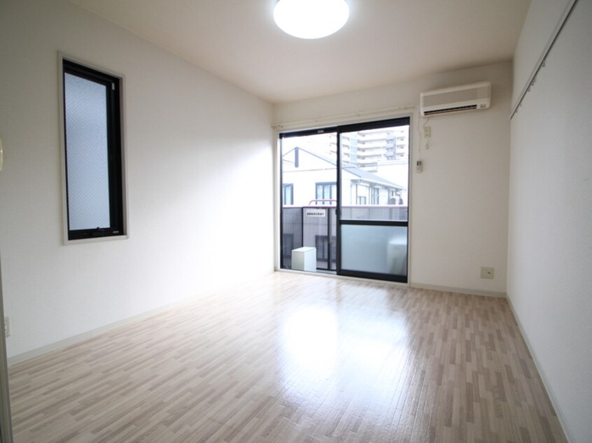 居室 川原ハイツ