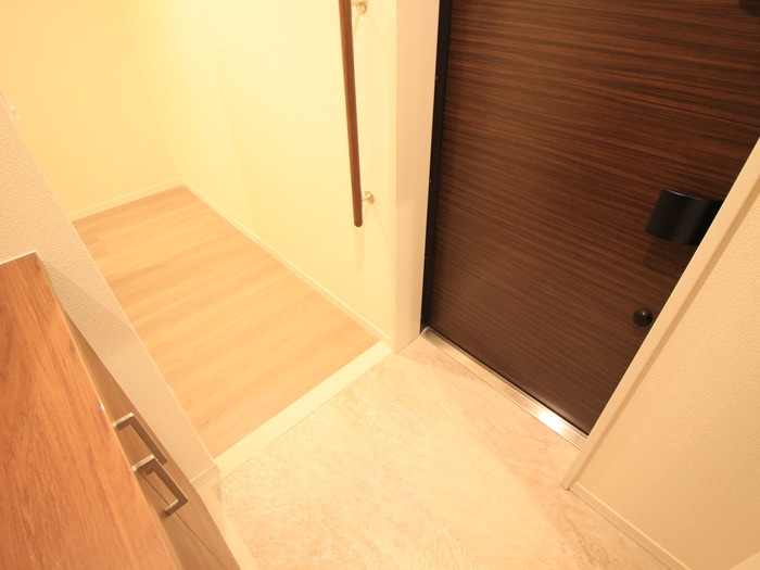 玄関 クリスタルヴィラ