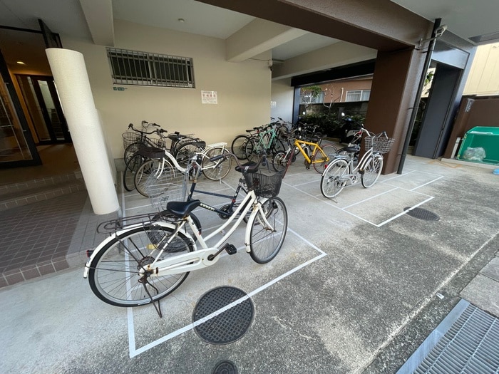 駐輪場 レジーナ西宮北口Ⅱ