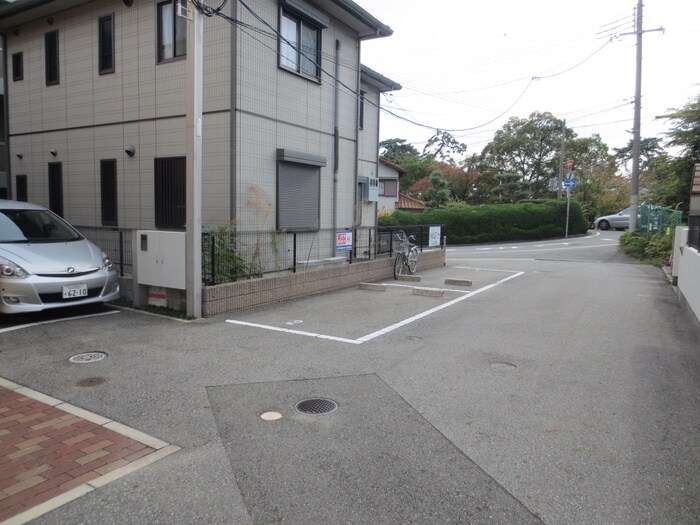 駐車場 シャーメゾン北夙川Ａ