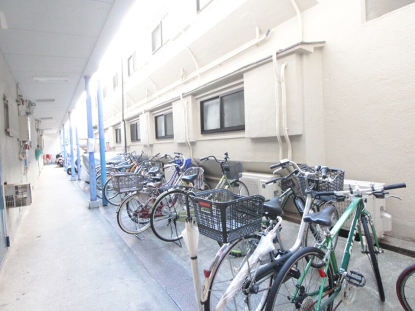 駐輪場 ナニワマンション