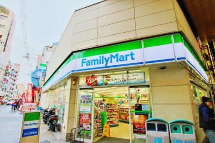 ファミリーマート　足代北店(コンビニ)まで146m ナニワマンション