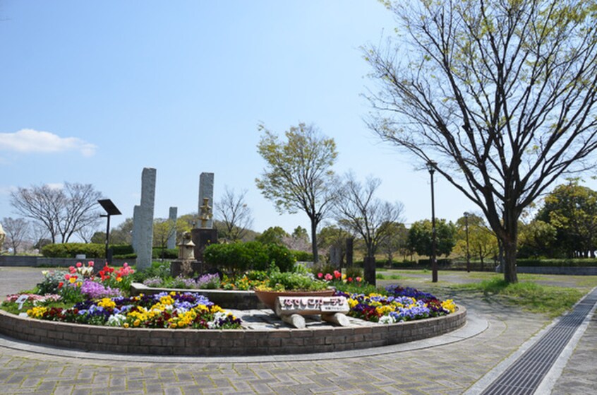 中央公園(公園)まで350m ベルナ－ド・コンフォ－ト