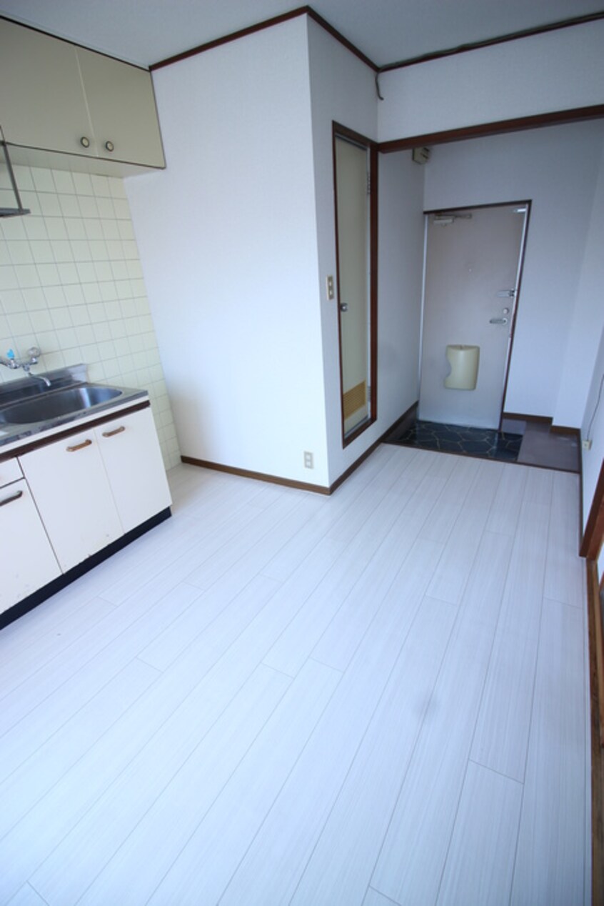 居室 KANESHIRO豊里マンション