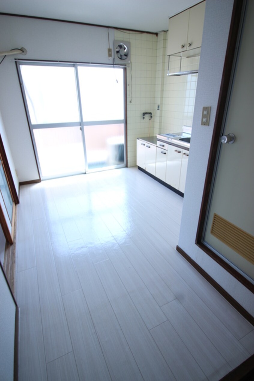 居室 KANESHIRO豊里マンション