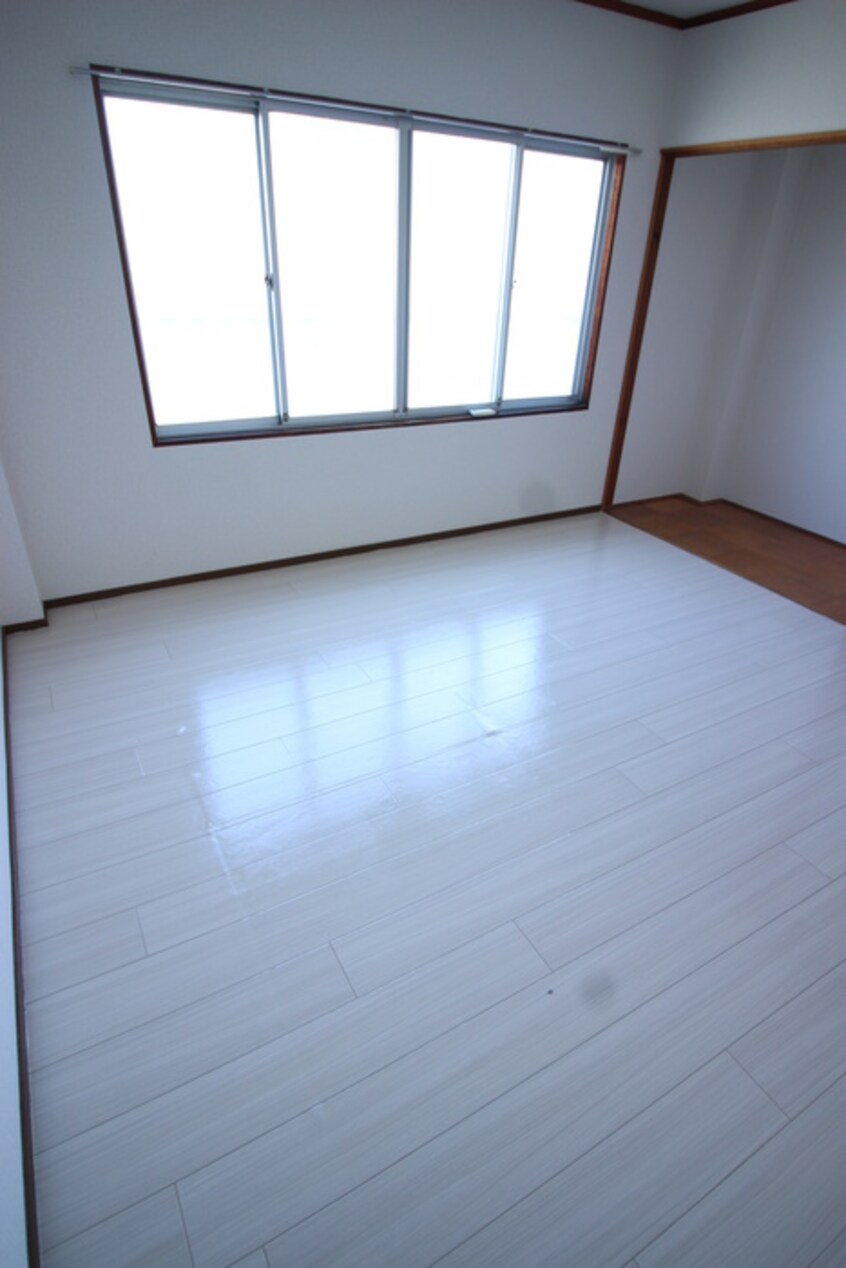 居室 KANESHIRO豊里マンション