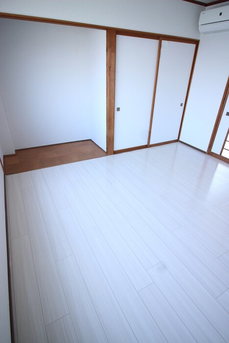 居室 KANESHIRO豊里マンション