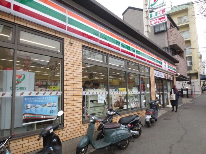 セブンイレブン神戸灘楠丘町6丁目店(コンビニ)まで150m マンションくすのきの丘