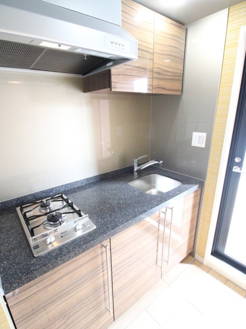 キッチン ﾌｧｰｽﾄﾌｨｵｰﾚ阿波座ｱｸｱ(203)