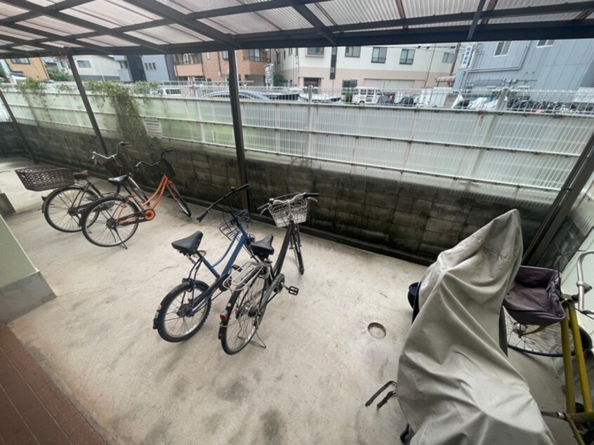 駐輪場 エヴァーグリーンタナカ