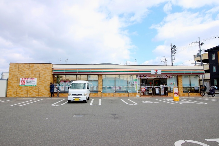 セブンイレブン豊中豊南町東４丁目店(コンビニ)まで266m マシオンレーヴ豊南